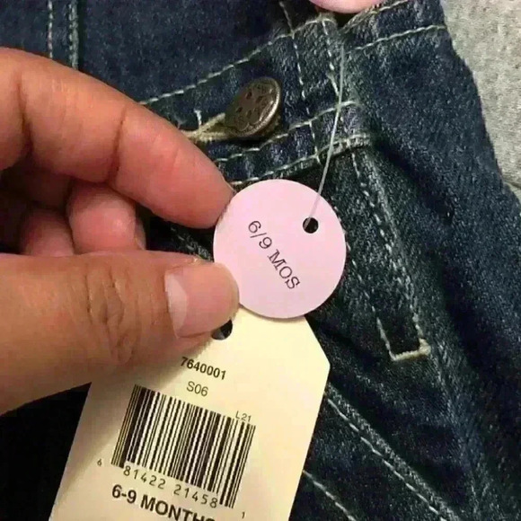 NWT OSHKOSH BLUE DENIM OVERALL SHORTS LABELED 6-9  MONTHS - Picture 5 of 5